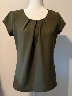 Liz Claiborne Olive Green Pleated Cap-Sleeve Top